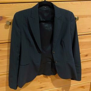Theory gently worn black striped women’s blazer
